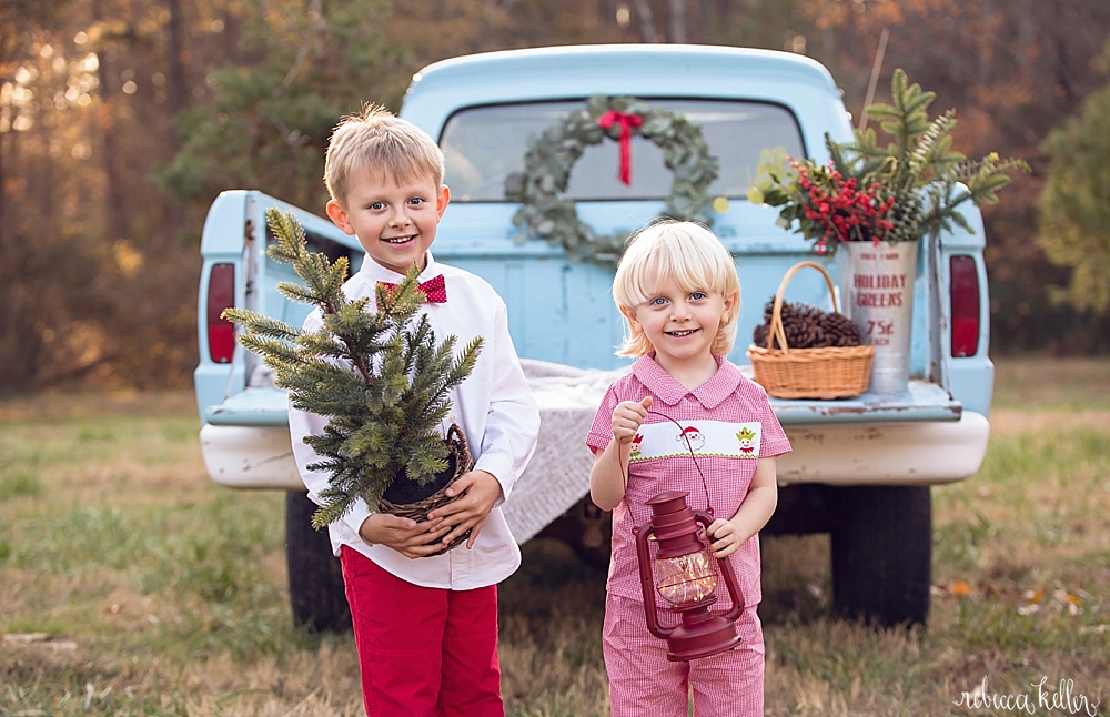 Puddle Wonderful Raleigh Family Christmas Photographer