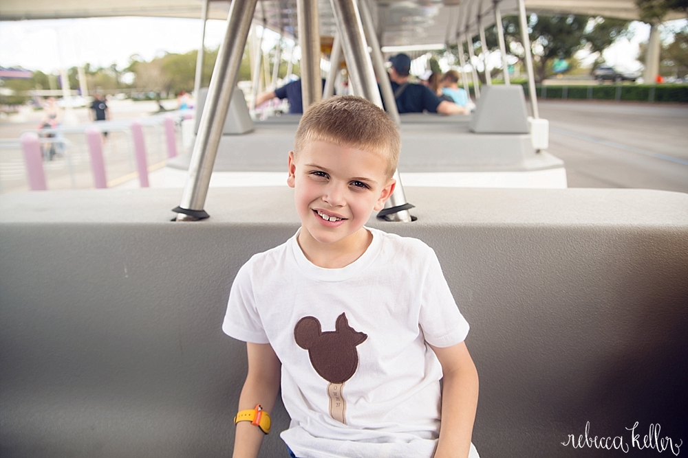 Disney Family Photos 33200.jpg